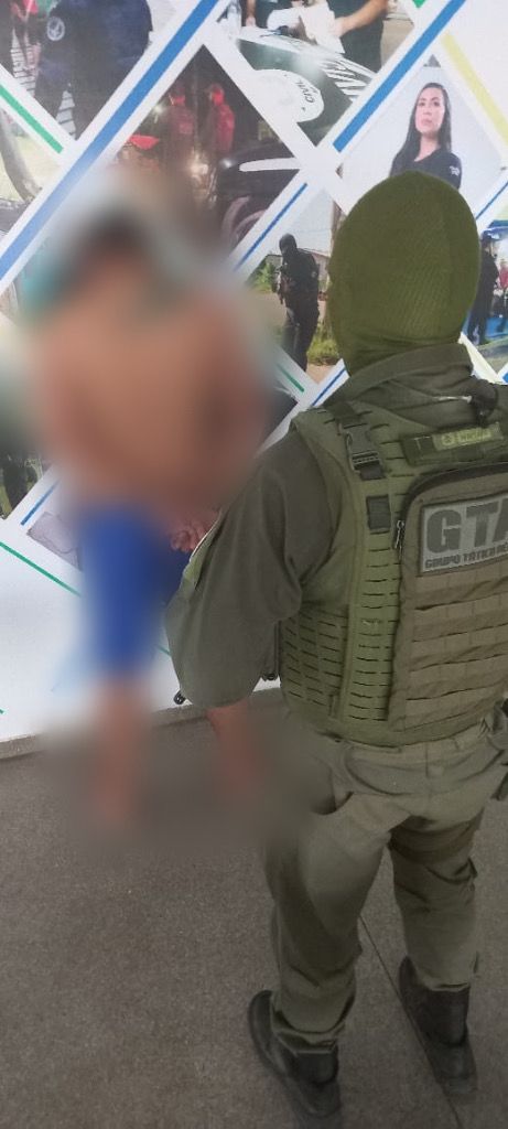 POLÍCIA CIVIL, COM APOIO DA CIOP/SEJUSP E DO GTA, PRENDE HOMEM EM FLAGRANTE POR HOMICÍDIO PRATICADO NESTA SEGUNDA-FEIRA NA PRAÇA CHICO NOÉ